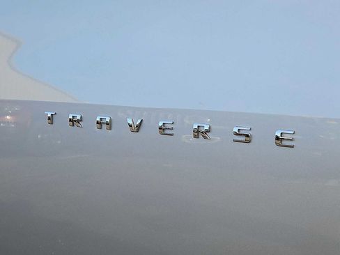 Used 2022 Chevrolet Traverse LS image 13