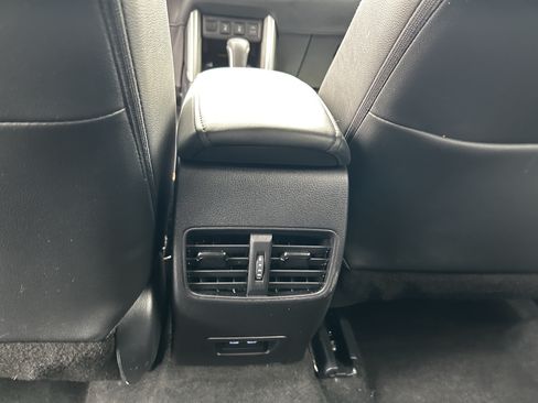 Used 2025 Toyota Corolla Cross XLE FWD image 18