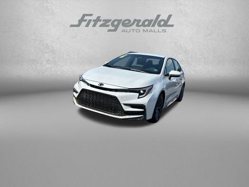 Used 2026 Toyota Corolla SE w/ SE Package FWD image 3