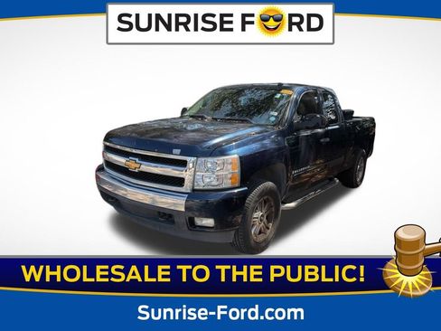 Used 2007 Chevrolet Silverado 1500 LT w/ 1LT Convenience Package RWD image 1