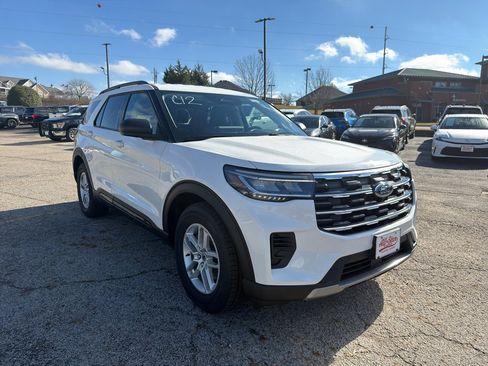 New 2026 Ford Explorer Active RWD image 3