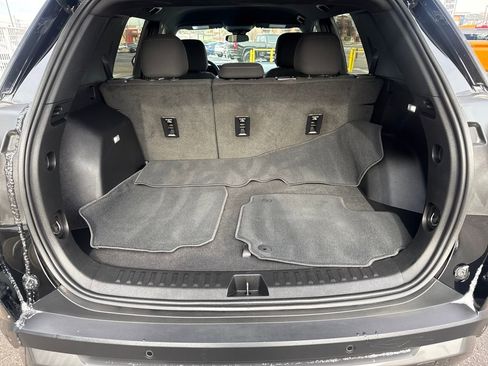 Used 2025 GMC Terrain Elevation image 22