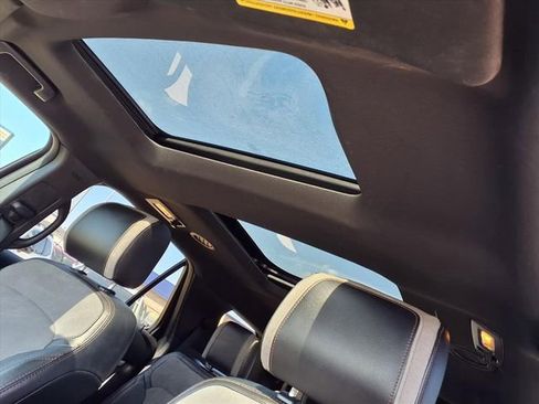 Used 2017 Ford Explorer XLT w/ Equipment Group 202A image 8