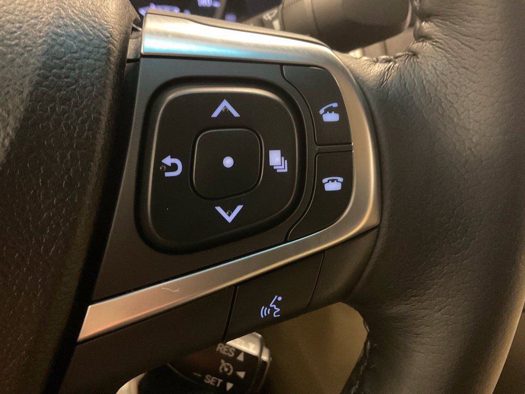 Used 2016 Toyota Camry XLE FWD image 16