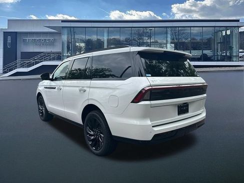 New 2026 Lincoln Navigator Reserve w/ Jet Appearance Package AWD/4WD image 5