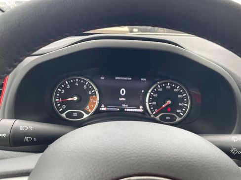 Certified 2023 Jeep Renegade Latitude w/ Sun/Sound Group AWD/4WD image 12