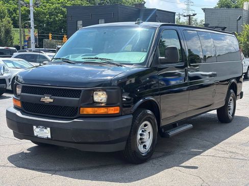 Used 2017 Chevrolet Express 3500 LS RWD image 4