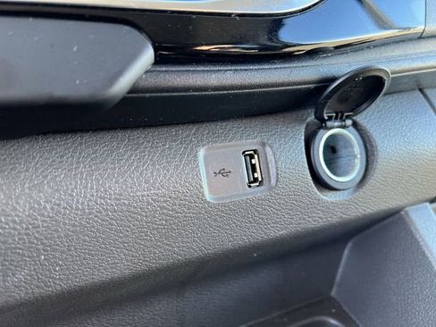 Used 2023 Ford Transit 350 XLT image 34