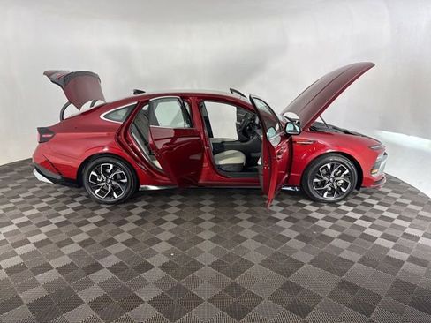 Used 2024 Hyundai Sonata SEL FWD image 14