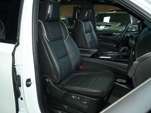Used 2024 Cadillac Escalade V w/ LPO, ONYX Package AWD/4WD image 10