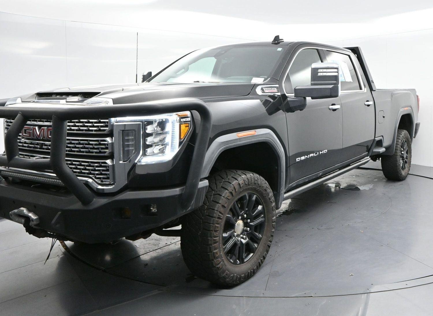 Used 2021 GMC Sierra 3500 Denali w/ Denali Black Diamond Edition AWD/4WD image 3