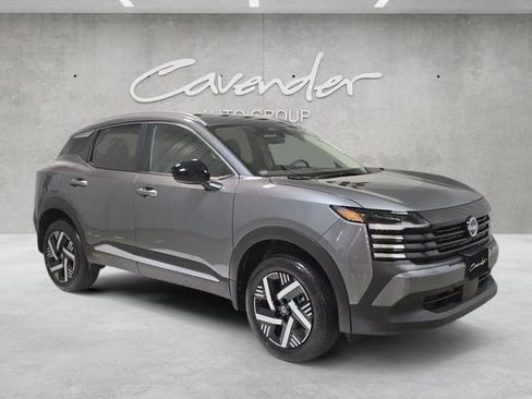 New 2026 Nissan Kicks SV image 2