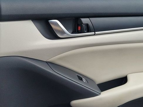 Used 2018 Honda Accord EX image 7