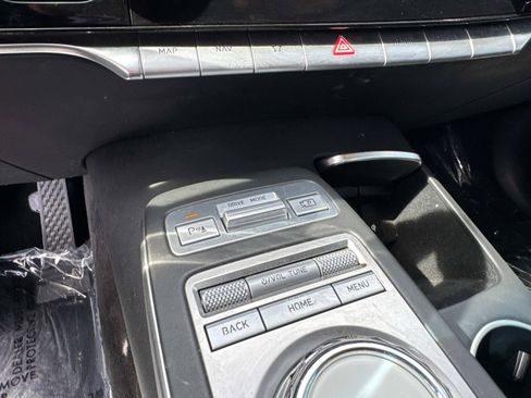 Used 2025 Genesis Electrified GV70 AWD/4WD image 16