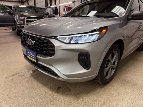 Certified 2023 Ford Escape ST-Line w/ Tech Pack #1 image 31