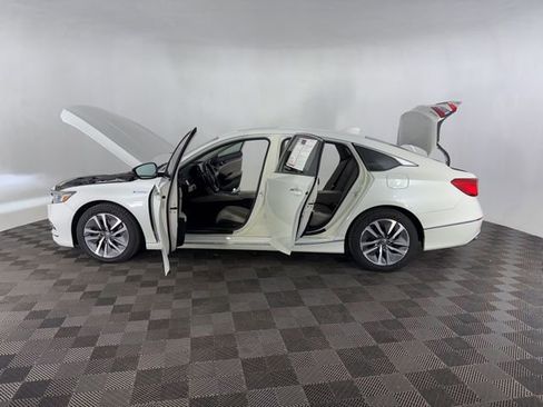 Used 2018 Honda Accord Touring image 11