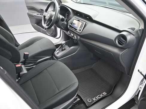 Used 2025 Nissan Kicks Play S image 24