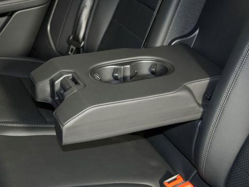 New 2026 Porsche Macan 4 Electric AWD/4WD image 34