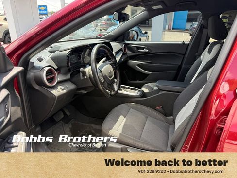 Certified 2024 Chevrolet Trax RS w/ Driver Confidence Package FWD image 10
