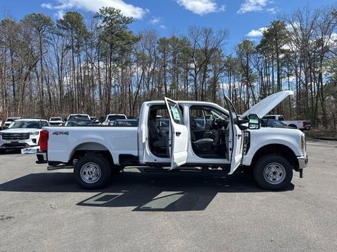 New 2026 Ford F250 XL w/ XL Chrome Package AWD/4WD image 27