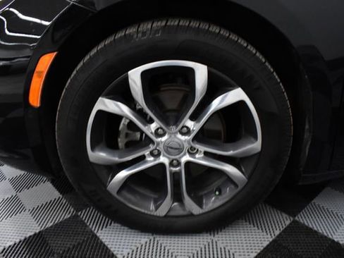 Used 2022 Chrysler Pacifica Pinnacle image 8