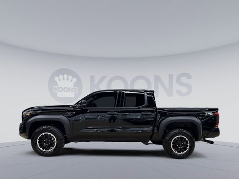 Used 2025 Toyota Tacoma TRD Off-Road w/ TRD Off Road Upgrade Package AWD/4WD image 7