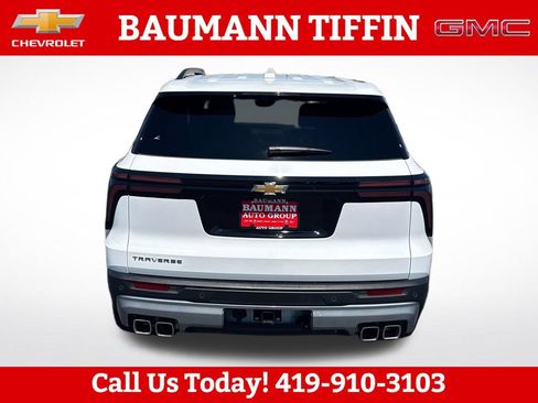 Used 2026 Chevrolet Traverse LT w/ Driver Confidence Package FWD image 4