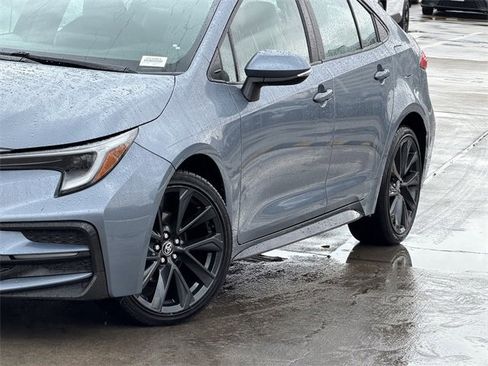 Used 2023 Toyota Corolla SE image 3