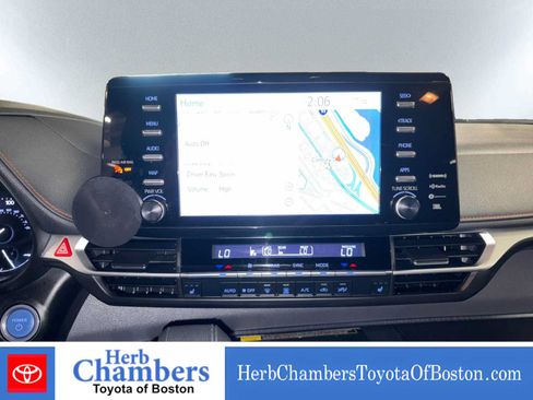 Used 2021 Toyota Sienna XSE w/ XSE Plus Package AWD/4WD image 16