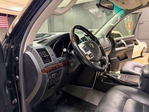 Used 2013 Toyota Land Cruiser AWD/4WD image 21