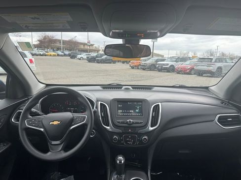 Used 2018 Chevrolet Equinox LT image 11