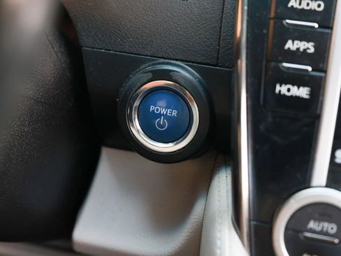 Used 2014 Toyota Camry Hybrid image 35