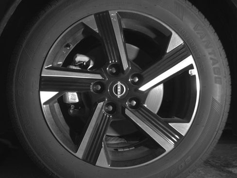 Used 2025 Nissan Sentra SV FWD image 15