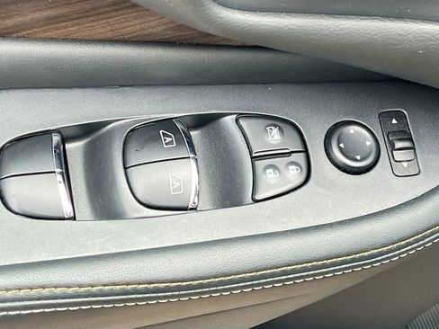 Used 2024 Nissan Murano Platinum w/ Cargo Package image 18