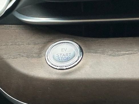 Used 2024 Genesis G80 image 15