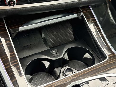 Used 2025 BMW X5 xDrive50e image 14