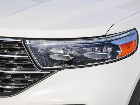 Used 2023 Ford Explorer XLT w/ Equipment Group 202A image 5