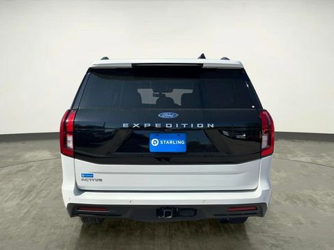 Certified 2025 Ford Expedition Active AWD/4WD image 7