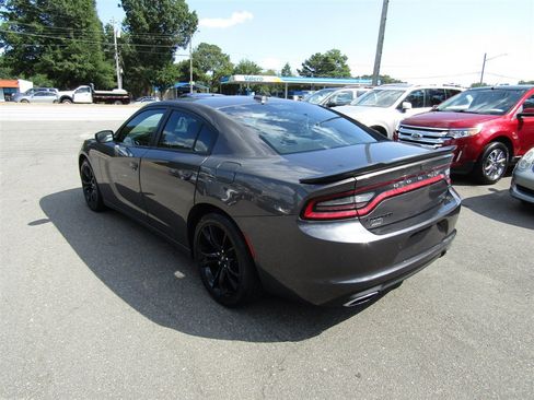 Used 2018 Dodge Charger SXT Plus w/ Blacktop Package RWD image 5