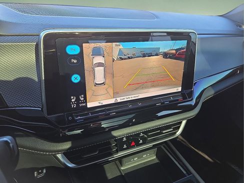 Used 2024 Volkswagen Atlas Cross Sport SEL Premium R-Line image 17