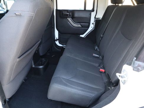 Used 2018 Jeep Wrangler Unlimited Sport S image 4