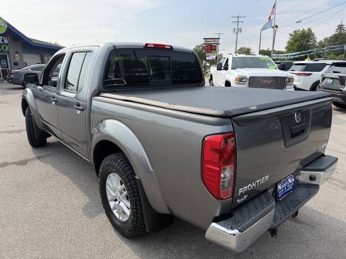 Used 2018 Nissan Frontier SV AWD/4WD image 5