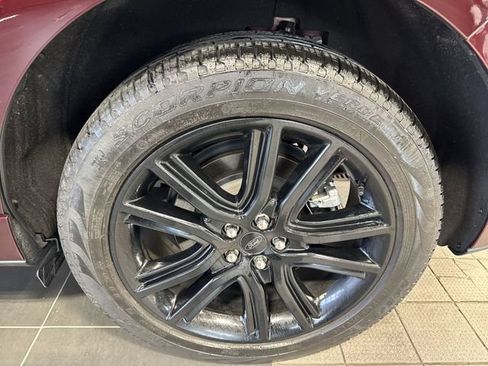 Used 2024 Ford Edge ST-Line w/ Class II Trailer Tow Package AWD/4WD image 13