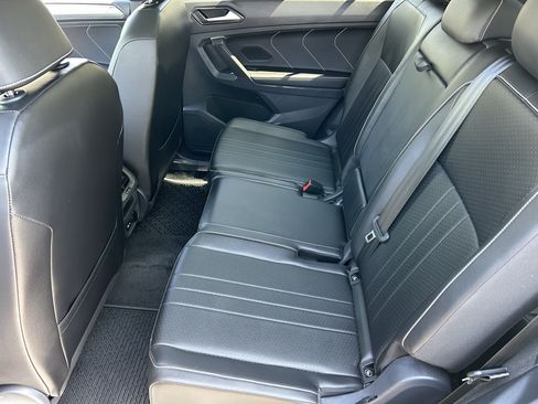 Used 2024 Volkswagen Tiguan SE R-Line FWD image 16