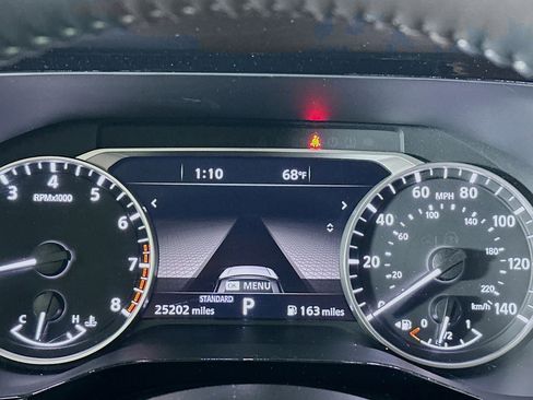 Used 2025 Nissan Pathfinder SL image 19