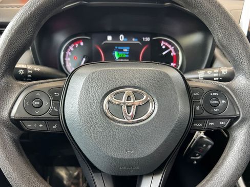 Certified 2023 Toyota RAV4 LE FWD image 24