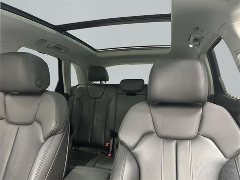 Used 2019 Audi Q5 2.0T Premium Plus w/ Premium Plus Package image 10