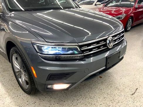 Used 2019 Volkswagen Tiguan SEL Premium image 40