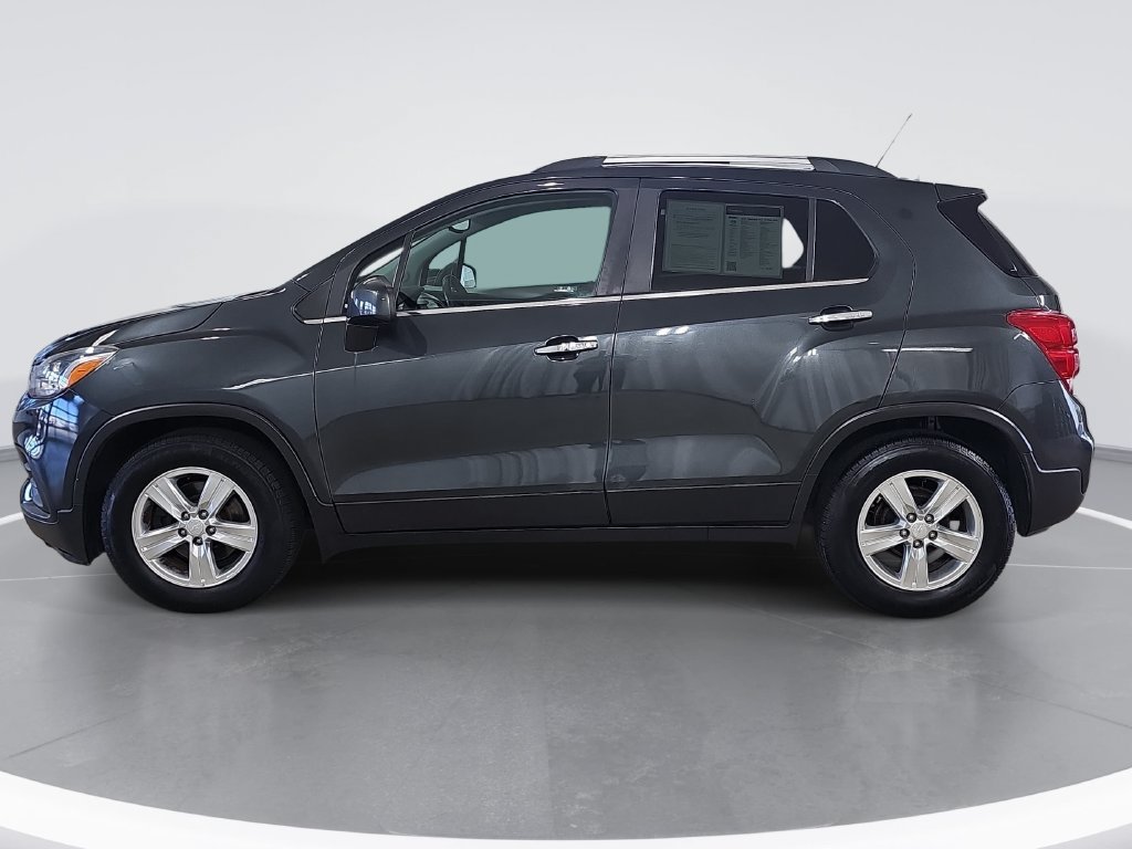Used 2017 Chevrolet Trax LT w/ Sun & Sound Package FWD image 7