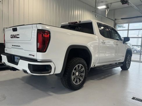 Used 2023 GMC Sierra 1500 AT4 w/ AT4 Premium Package AWD/4WD image 3